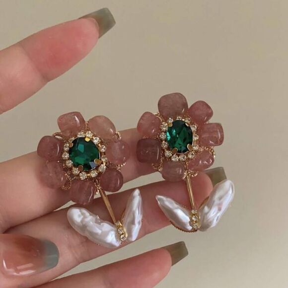 ✨🆕✨ BOHO BOLD Unique Polished Stones Pearl & Flower Design Stud Earrings✨ - Picture 4 of 10